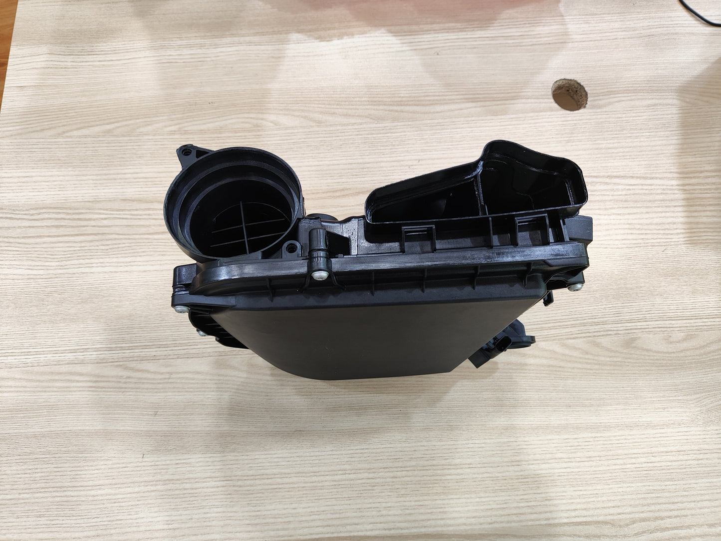 Mercedes-Benz E350 W213 Air Intake Chamber with Sensor and Filter Left A2760903901 Used