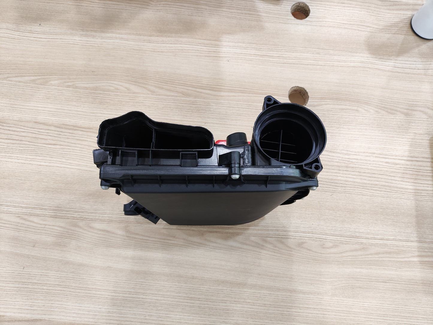 Mercedes-Benz E350 W213 Air Intake Chamber with Sensor and Filter Right A2760904001 Used