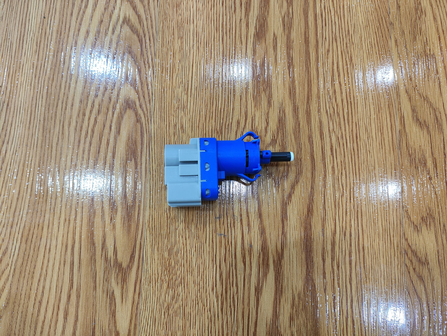 Ford Ranger 2013-2019 2.2 3.2 2.0 L Rear brake light switch 8T4T9G854AA