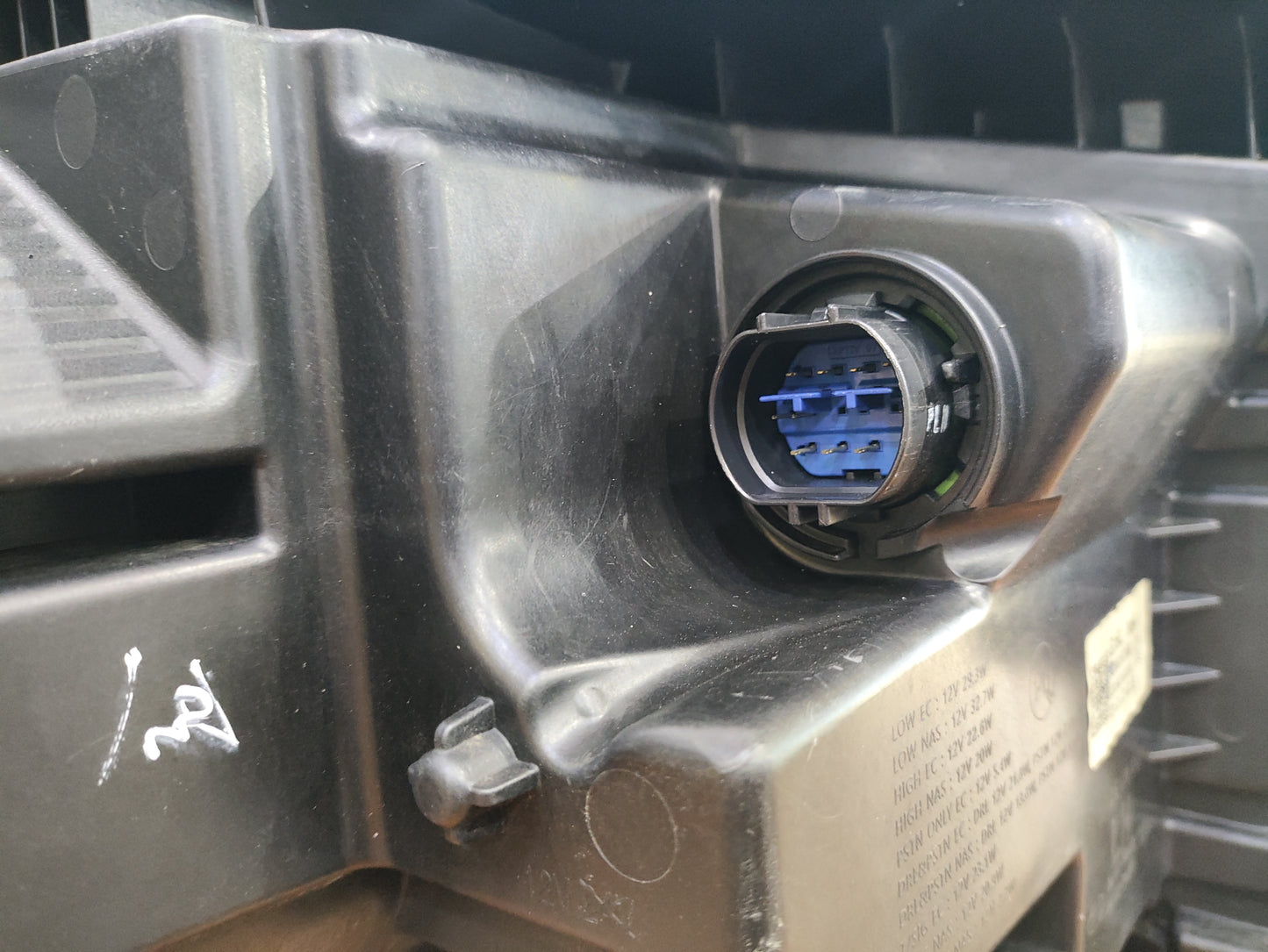 Kia Sorento 2022 Headlight Left Used 92101P2160