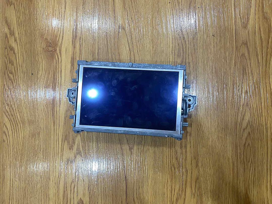 Mercedes-Benz E300 2014 W212 Central Display (used) - A2129009616