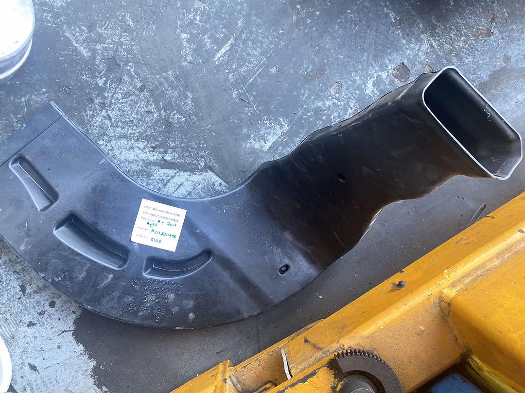 Mercedes-Benz E300 2014 W212 Air Duct Right (used) - A2128311746