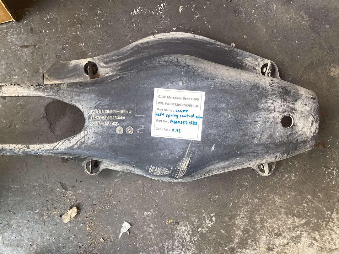Mercedes-Benz E300 2014 W212 Cover Left Spring Control Arm (used) - A2043521588