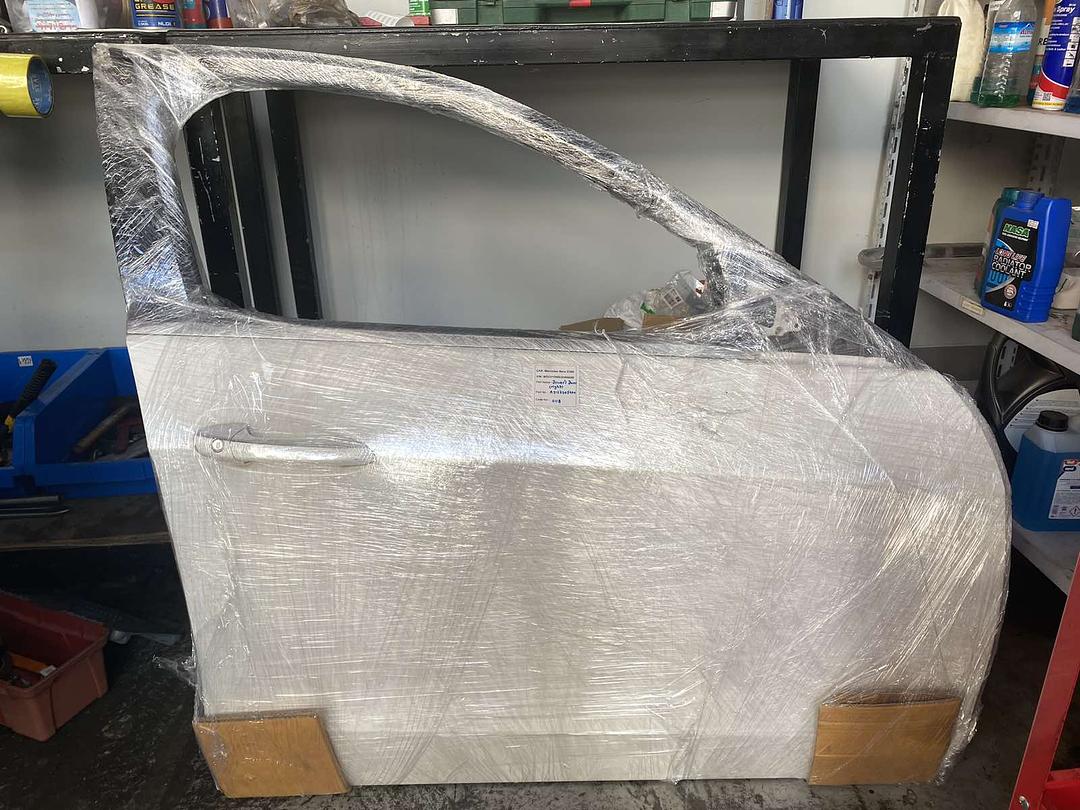 Mercedes-Benz E300 2014 W212 Driver's Door Right (used) - A2127205400