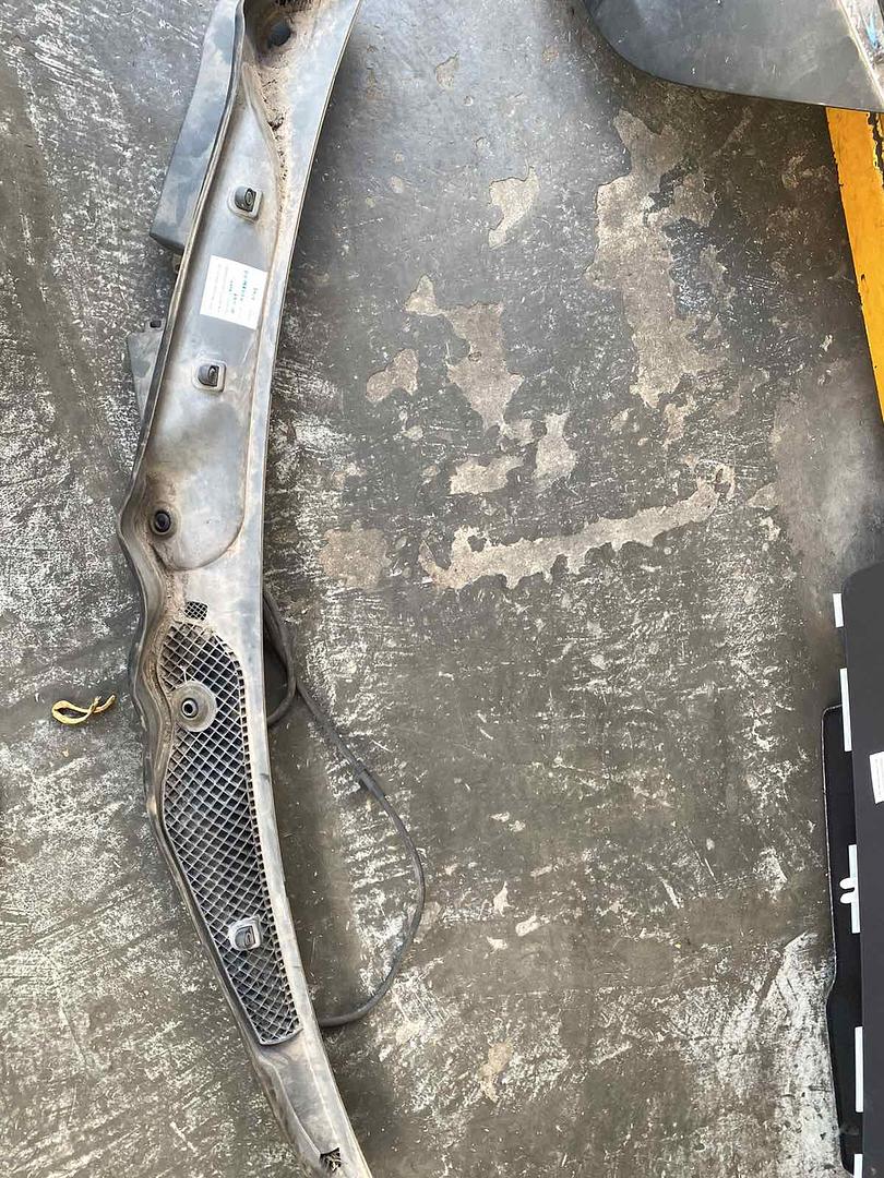 Mercedes-Benz E300 2014 W212 Windscreen Scuttle Panel (used) - A2128301313