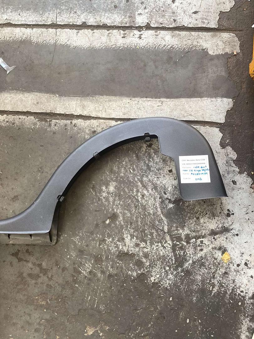 Mercedes-Benz E300 2014 W212 Cable Duct Rear Lid Hinge Right (used) - A2128210489