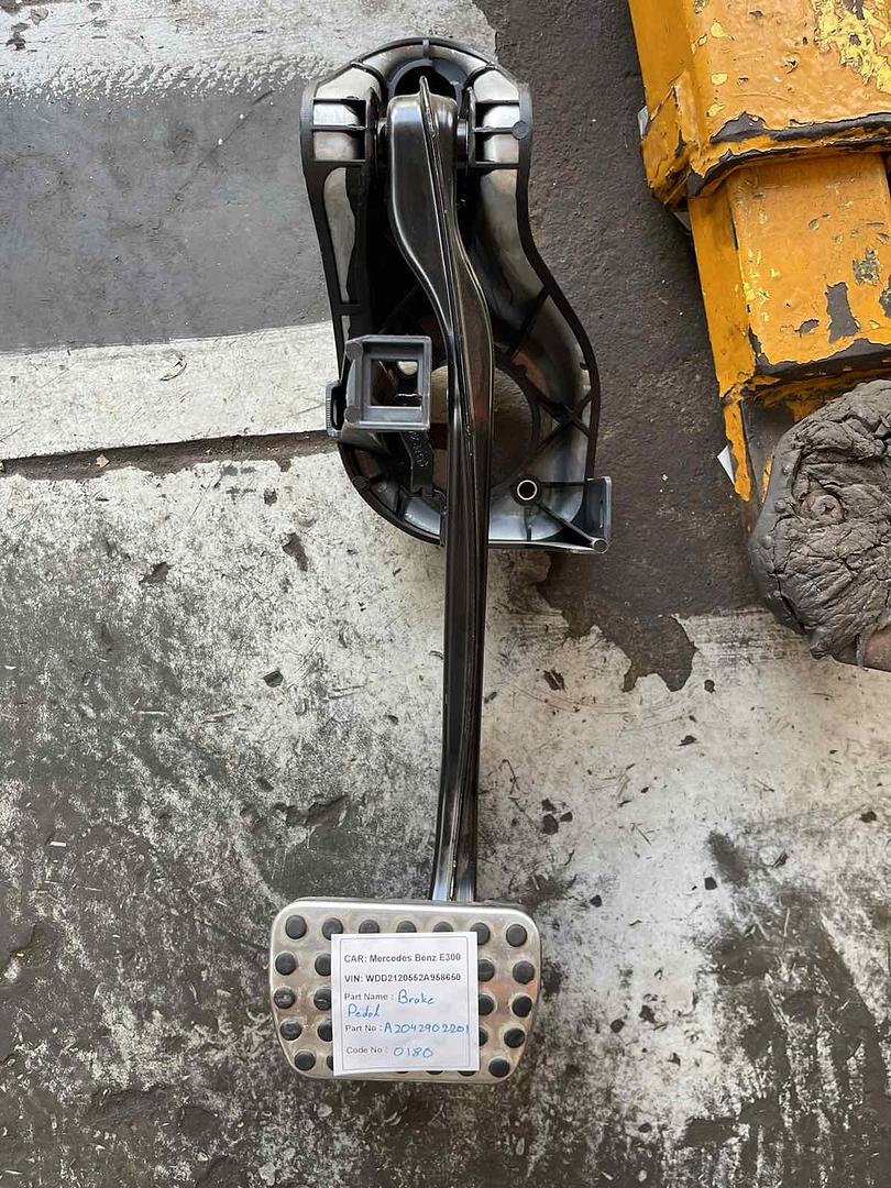 Mercedes-Benz E300 2014 W212 Brake Pedal (used) - A2042902201
