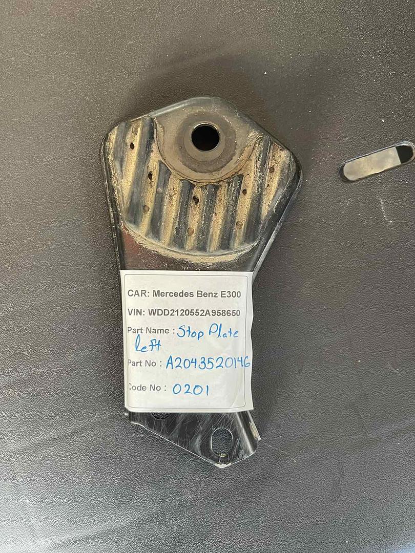 Mercedes-Benz E300 2014 W212 Rear Sub-Frame Left Stop Plate (used) - A2043520146