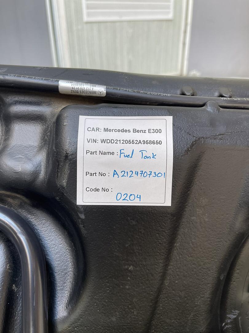 Mercedes-Benz E300 2014 W212 Fuel Tank (used) - A2124707301