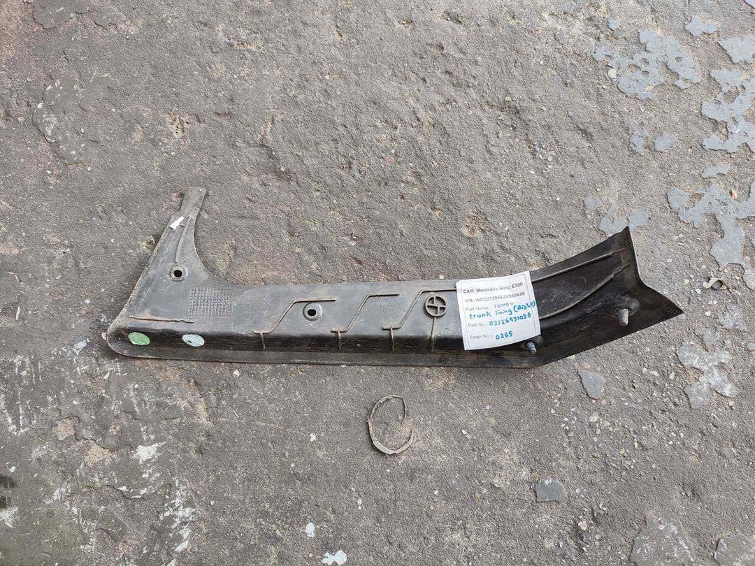 Mercedes-Benz E300 2014 W212 Cover Trunk Lining Right (used) - A2126931033