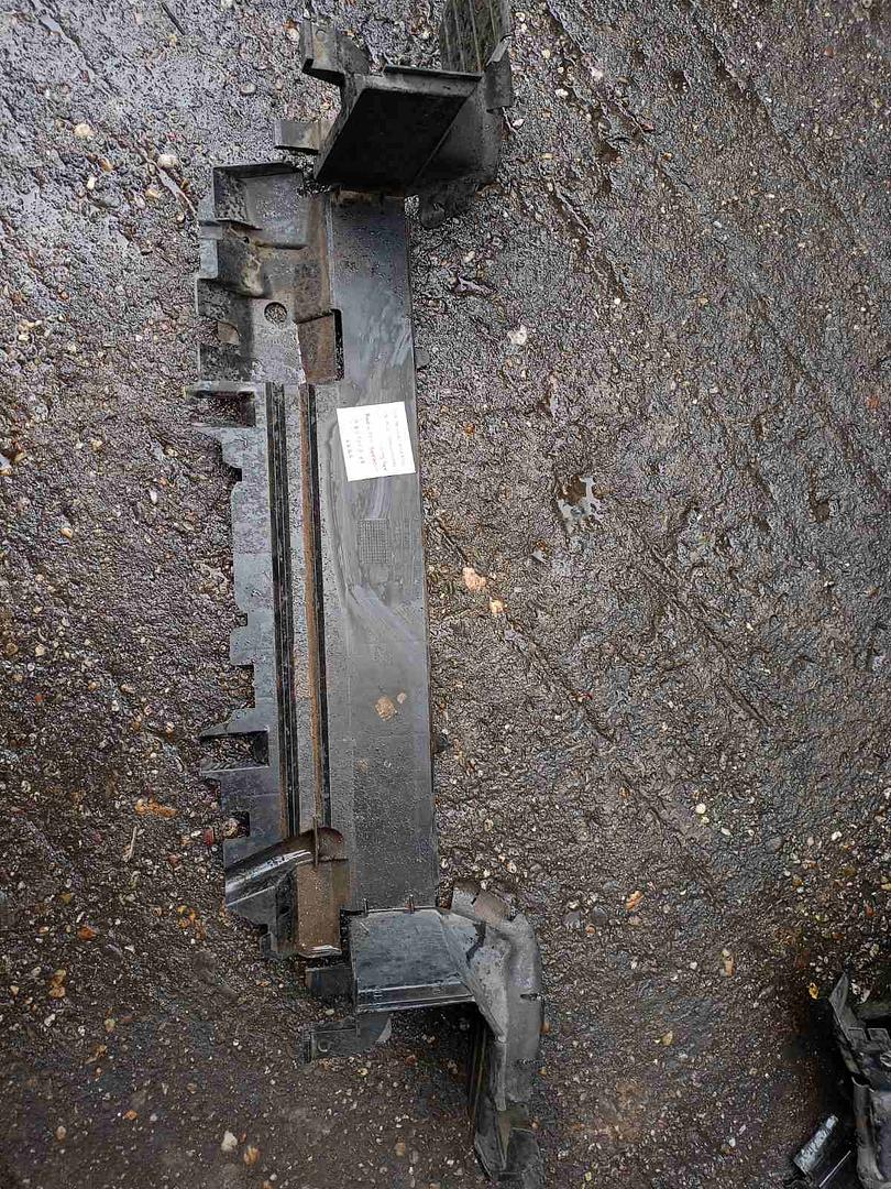 Mercedes-Benz E300 2014 W212 Ducting For Radiator Bottom (used) - A2125053130