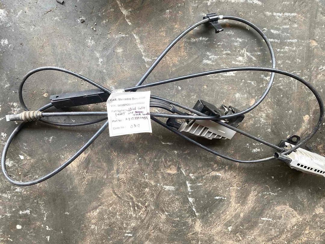 Mercedes-Benz E300 2014 W212 Hood Cable Rear And Release Handle (used) - A2128800459