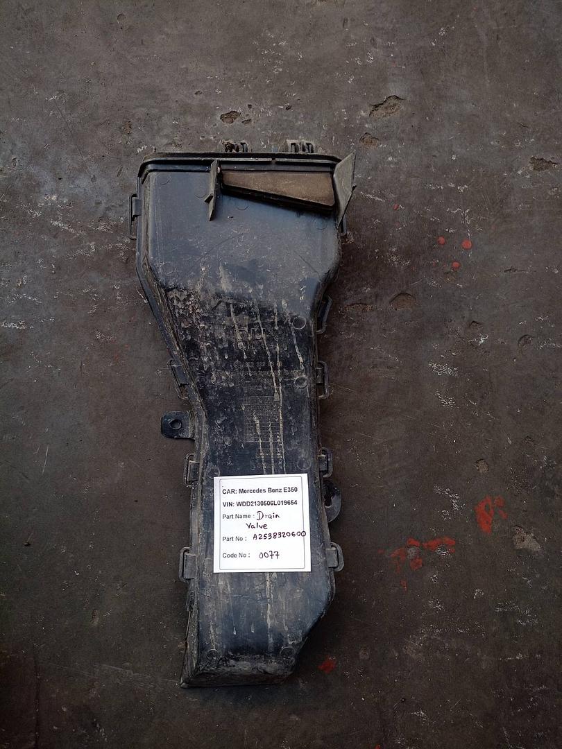 Mercedes-Benz E350 2018 W213 Drain Valve (used) - A2538320600