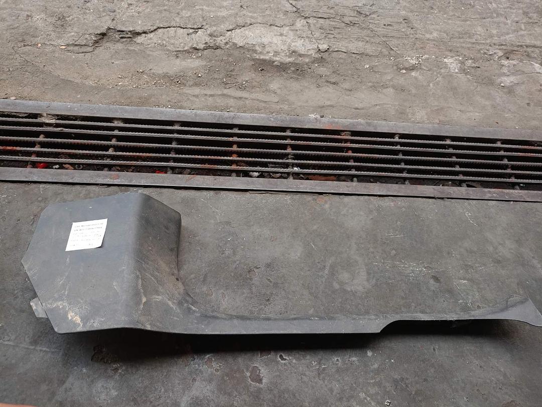 Mercedes-Benz E350 2018 W213 Cover Rail A-Pillar Bottom Inner Right (used) - A2136805000