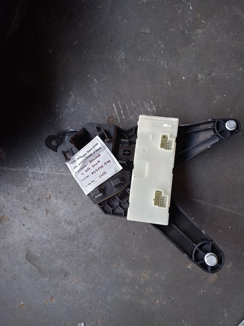 Mercedes-Benz E350 2018 W213 Bracket In Left Trunk (used) - A2135451340