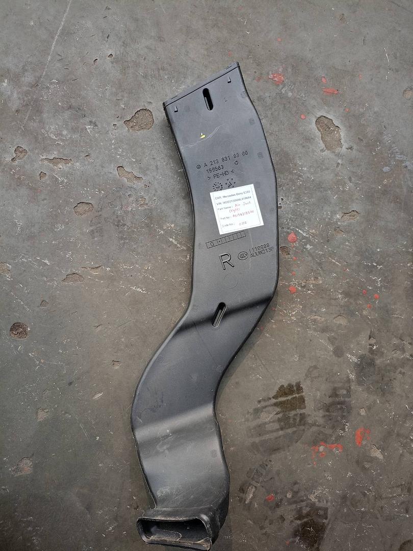 Mercedes-Benz E350 2018 W213 Right B-Pillar Interior Vent (used) - A2138318300
