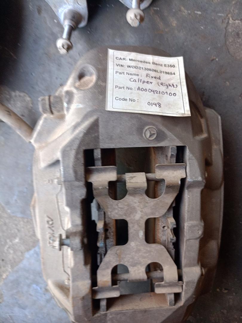 Mercedes-Benz E350 2018 W213 Fixed Caliper Front Right (used) - A0004210100
