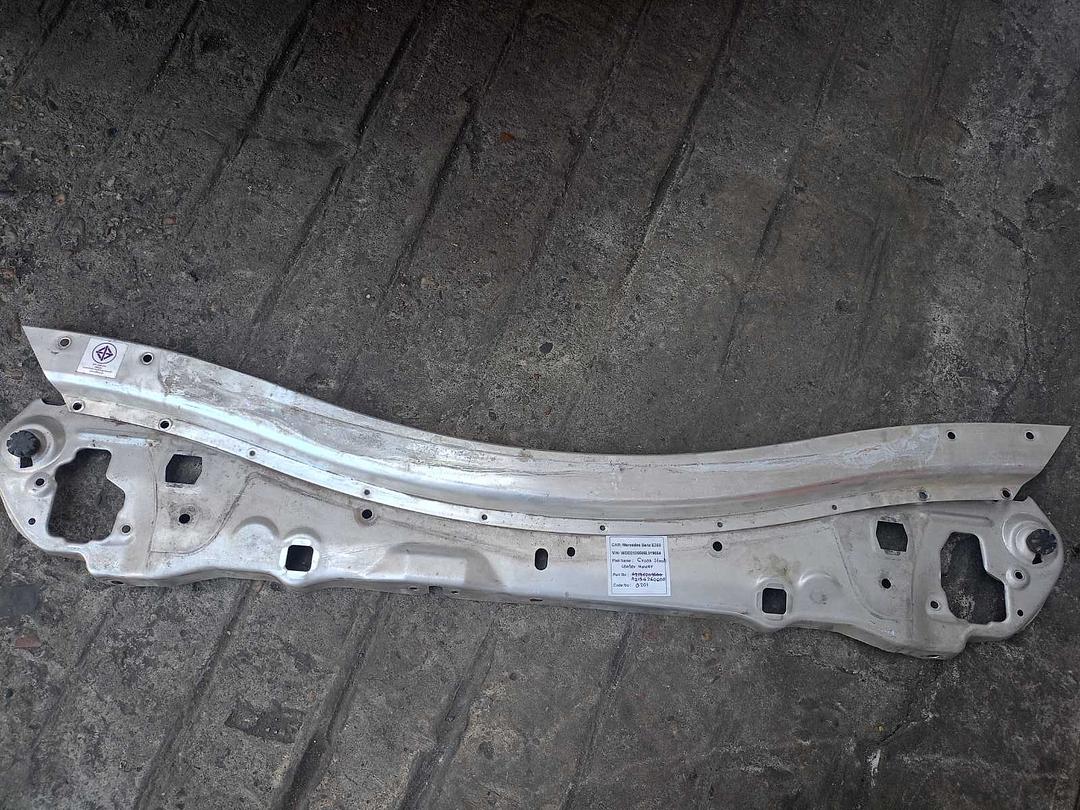 Mercedes-Benz E350 2018 W213 Cross Strut Center Upper (used) - A2136260600