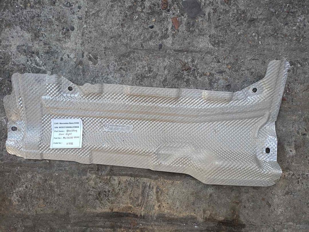 Mercedes-Benz E350 2018 W213 Shield Floor Right (used) - A2136824400