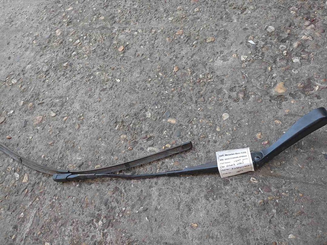 Mercedes-Benz E350 2018 W213 Wiper Arm For Driver's Side (used) - A2138205402