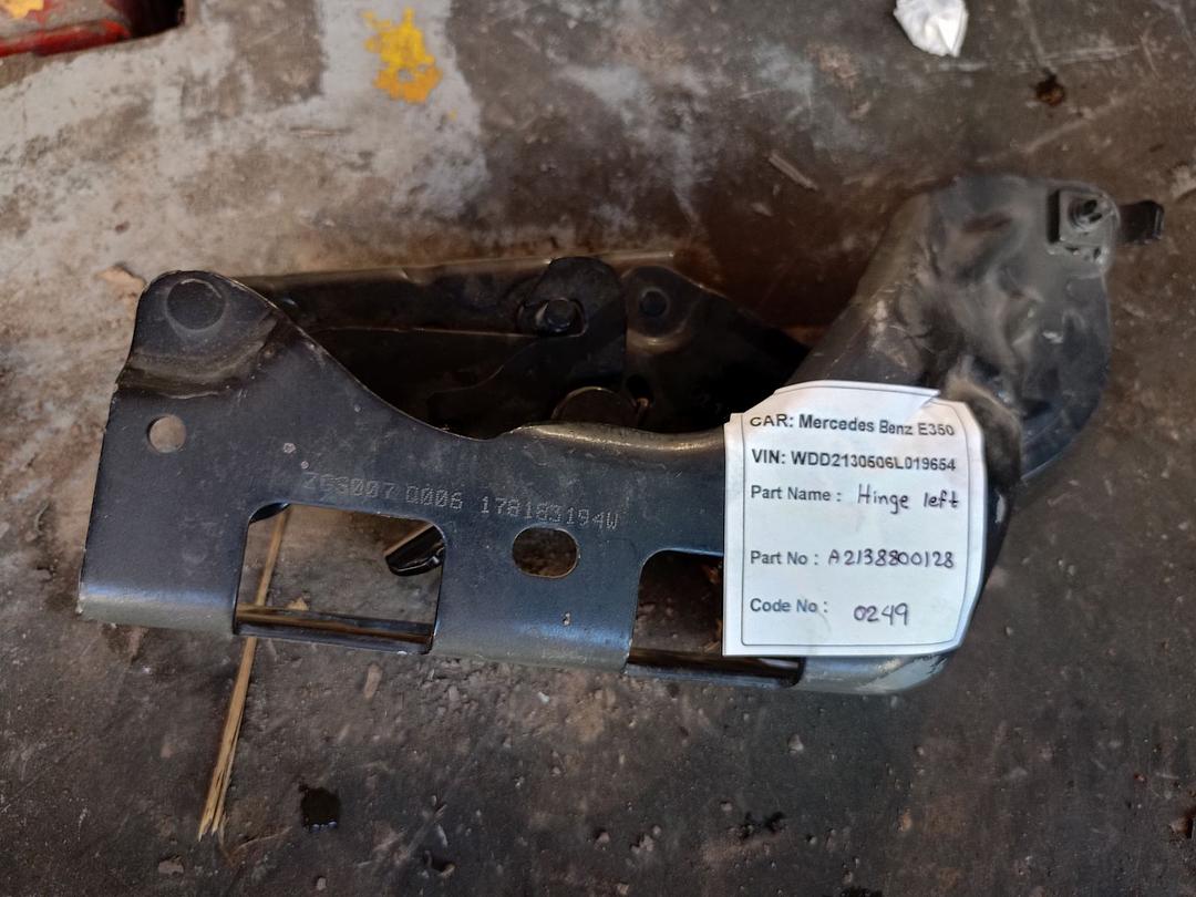 Mercedes-Benz E350 2018 W213 Bonnet Hinge Left (used) - A2138800128