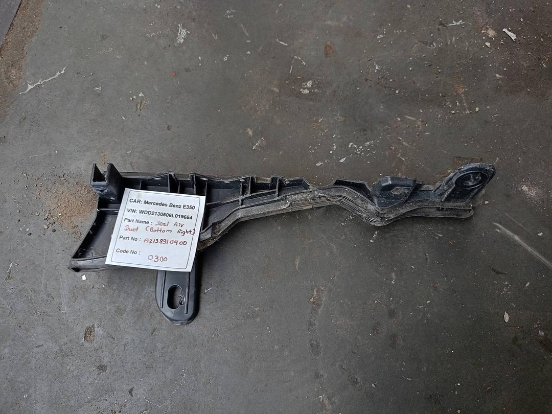 Mercedes-Benz E350 2018 W213 Right Lower Air Duct Sealing (used) - A2138310400
