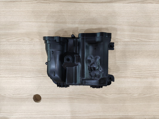 Mercedes-Benz E350 W213 Air Intake Chamber with Sensor and Filter Right A2760904001 Used