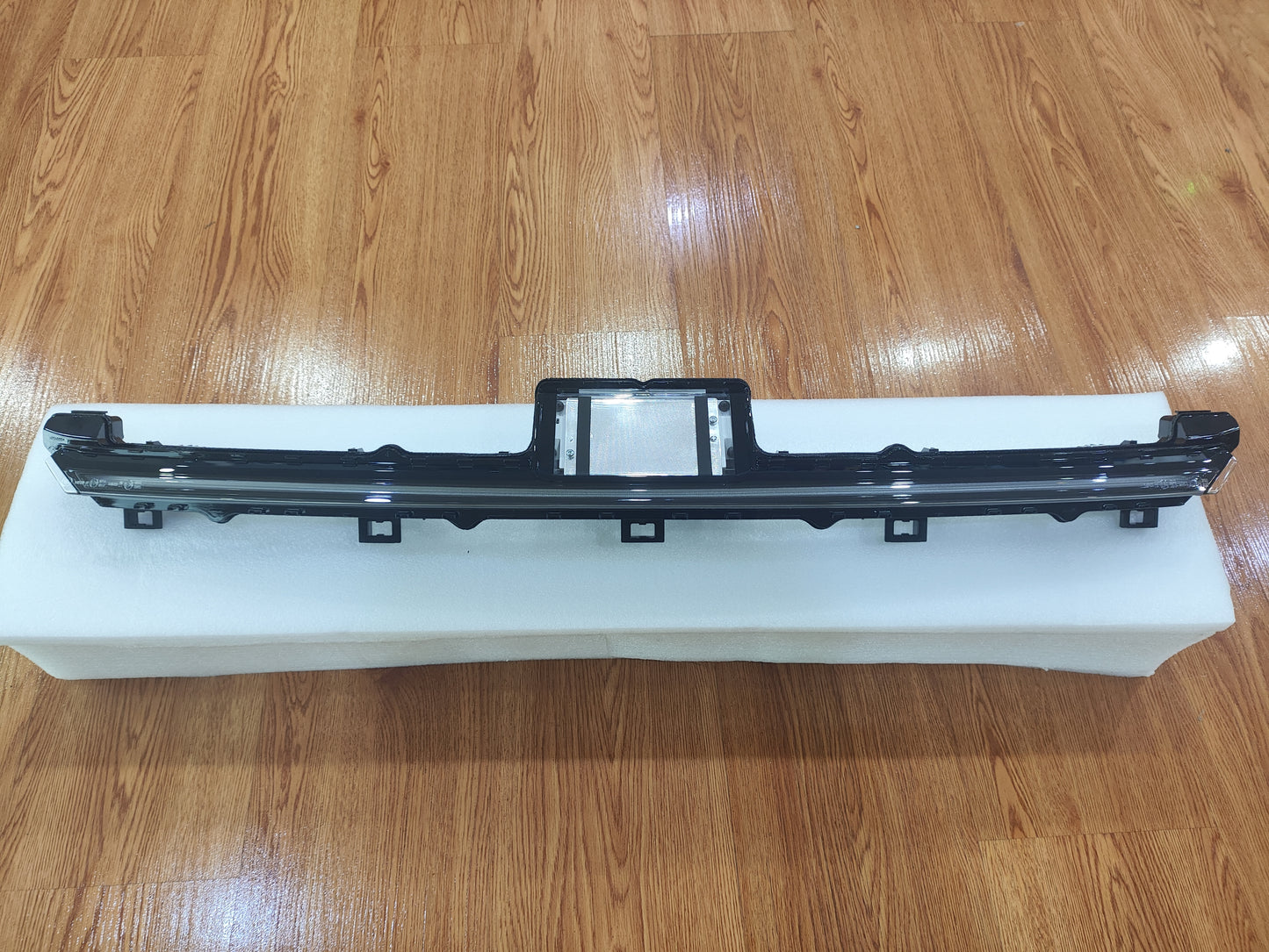 BYD Atto 3 Front Center Position Light  Original SC2E-4102300