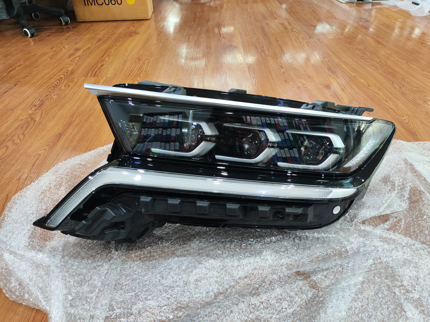 Kia Sorento 2022 Headlight Left Used 92101P2160