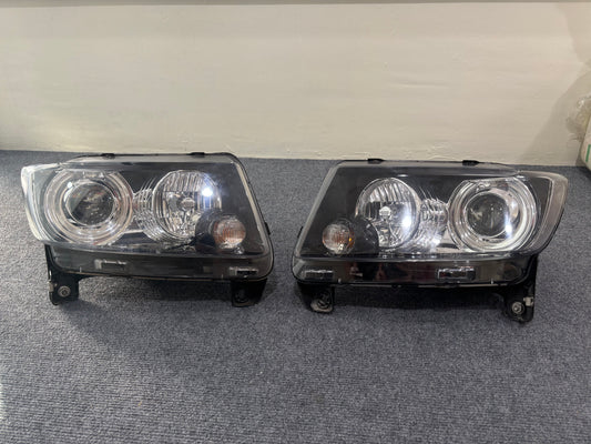 Jeep Grand Cherokee 2013 Headlight Left 68185341AA & Right 68185341AB used