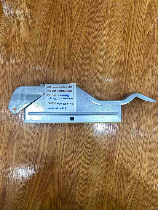 Mercedes-Benz E300 2014 W212 Sidebag Left Rear Compartment - A2128600702