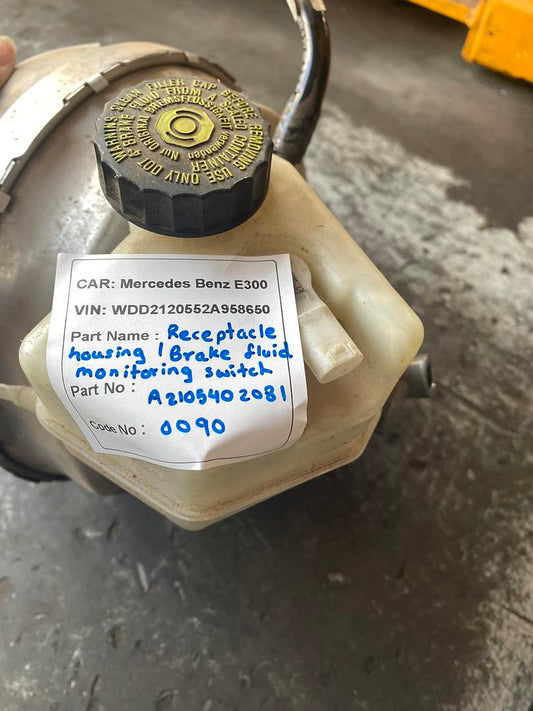 Mercedes-Benz E300 2014 W212 Master Cylinder (used) - A2124300701