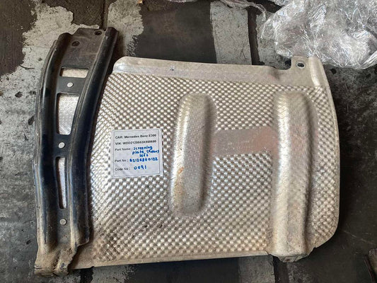 Mercedes-Benz E300 2014 W212 Screening Plate Rear Left (used) - A2126800122