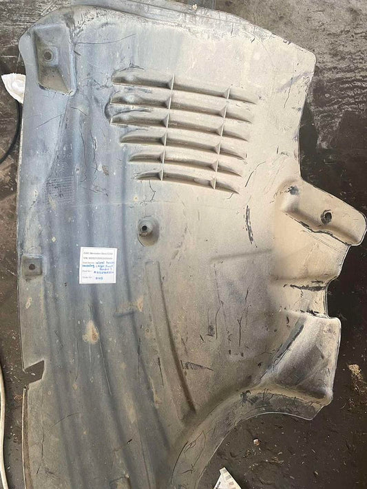Mercedes-Benz E300 2014 W212 Wheel House Covering Right Front Fender (used) - A2126906230
