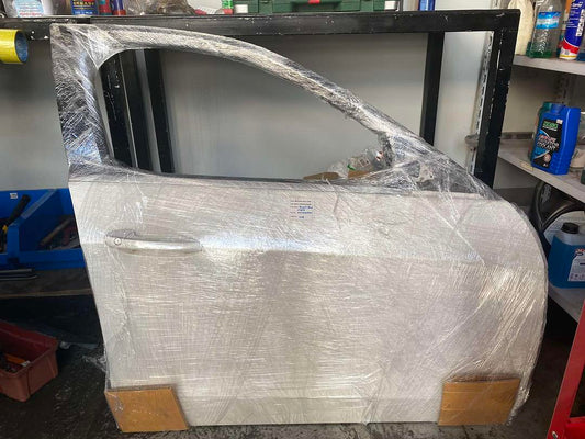 Mercedes-Benz E300 2014 W212 Driver's Door Right (used) - A2127205400
