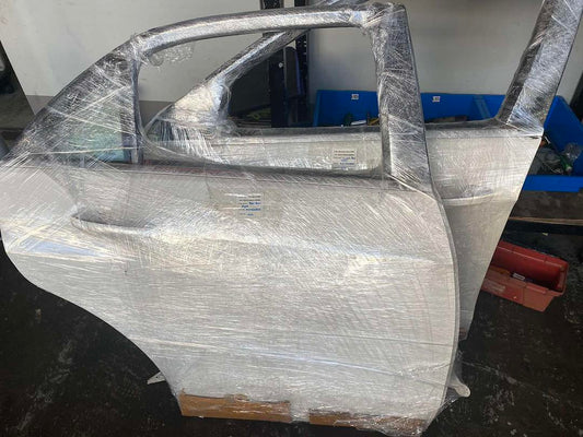 Mercedes-Benz E300 2014 W212 Rear Door Right (used) - A2127303405