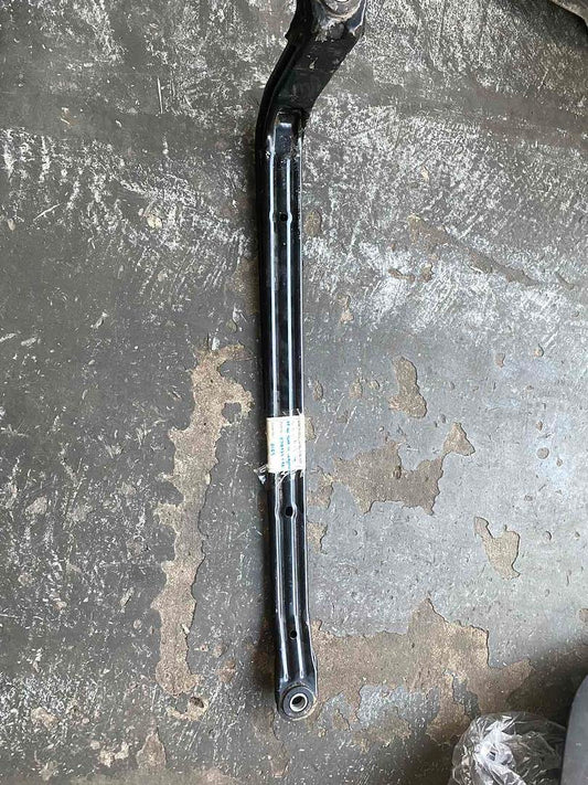 Mercedes-Benz E300 2014 W212 Fuel Tank Mounting (used) - A2124700140