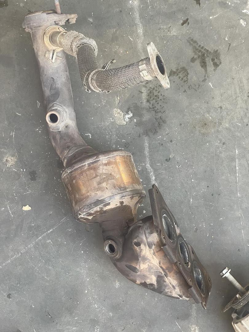 Mercedes-Benz E300 2014 W212 Catalytic Converter Right (used) - A2761403809