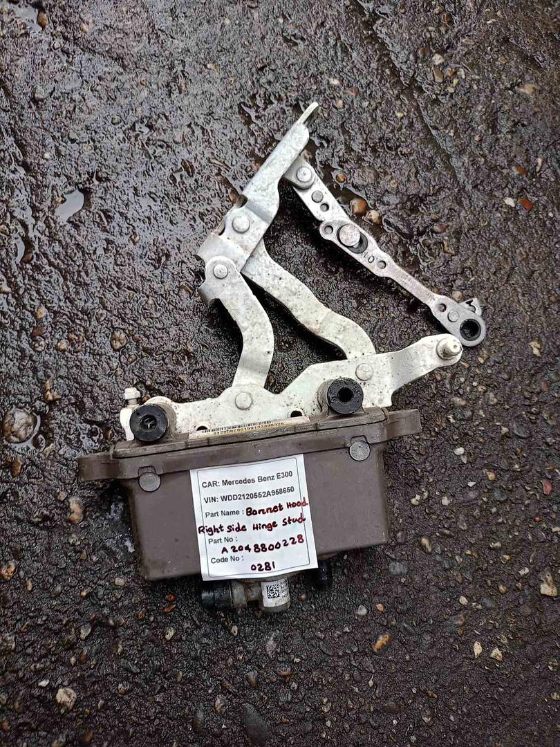 Mercedes-Benz E300 2014 W212 Hinge Engine Hood Right (used) - A2048800228