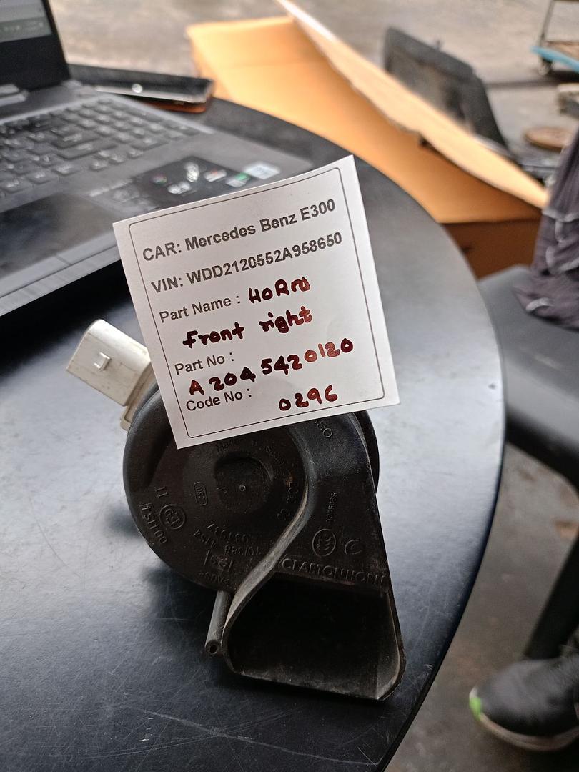 Mercedes-Benz E300 2014 W212 Horn Front Right (used) - A2045420120