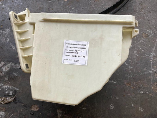 Mercedes-Benz E300 2014 W212 Fuse Relay Storage Box (used) - A2125400324