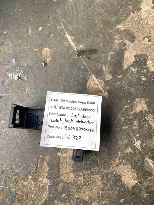 Mercedes-Benz E300 2014 W212 Fuel Door Latch Lock Actuator (used) - A2048200072