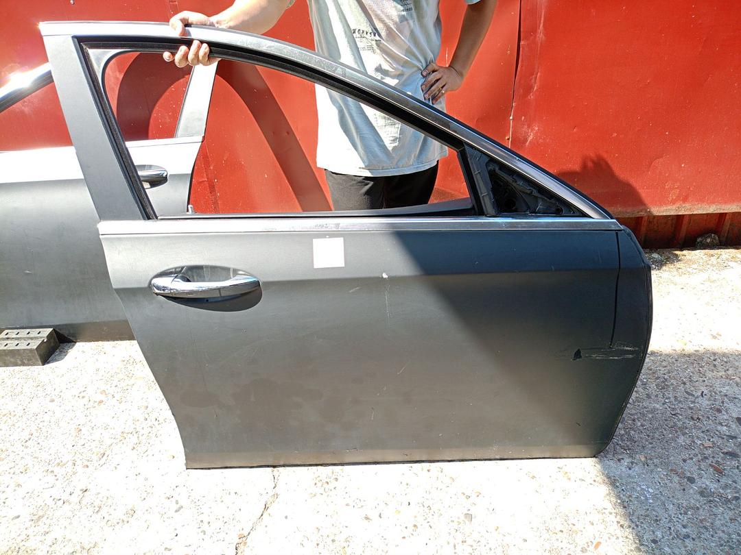 Mercedes-Benz E350 2018 W213 Driver's Door Right (used) - A2137200105
