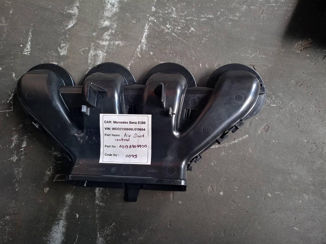 Mercedes-Benz E350 2018 W213 Central Heater Air Duct (used) - A2138307900