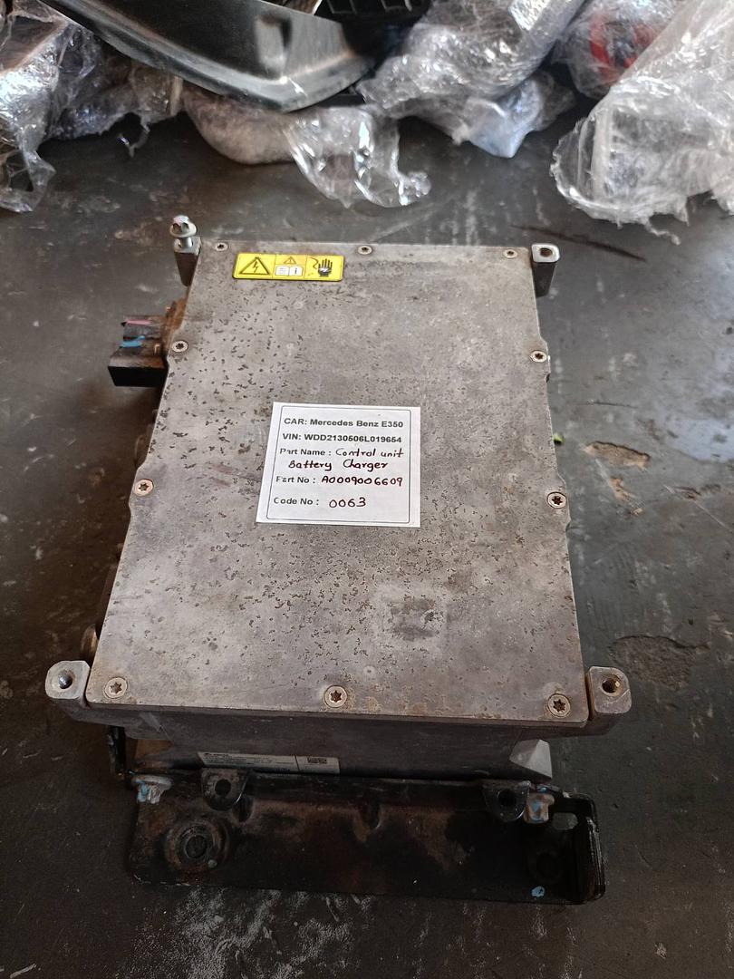Mercedes-Benz E350 2018 W213 Hybrid Battery Charger (used) - A0009006609