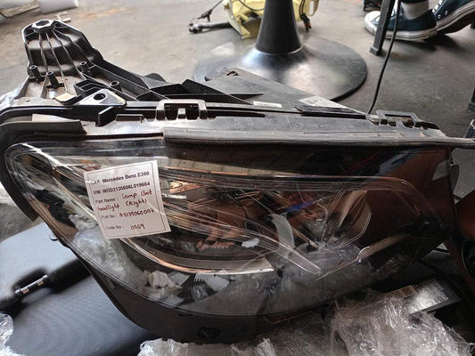 Mercedes-Benz E350 2018 W213 Lamp Unit Headlight Right (used) - A2139060007