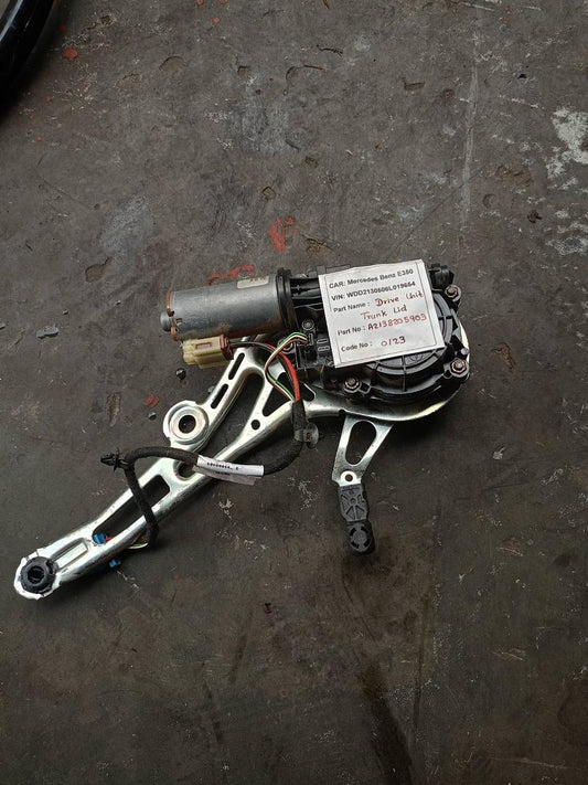 Mercedes-Benz E350 2018 W213 Driver Unit Trunk Lid (used) - A2138205903
