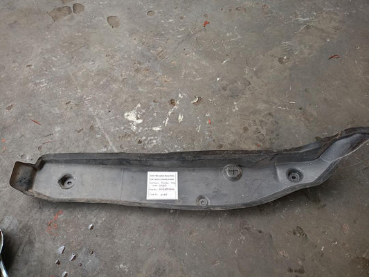 Mercedes-Benz E350 2018 W213 Fender Gap Cover Right (used) - A2138890400