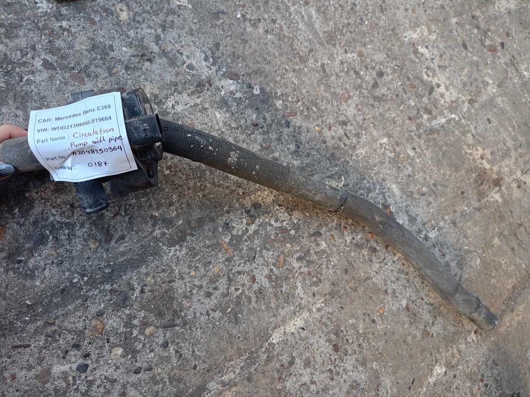 Mercedes-Benz E350 2018 W213 Circulation Pump With Pipe (used) - A2048350364