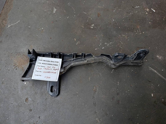 Mercedes-Benz E350 2018 W213 Right Lower Air Duct Sealing (used) - A2138310400